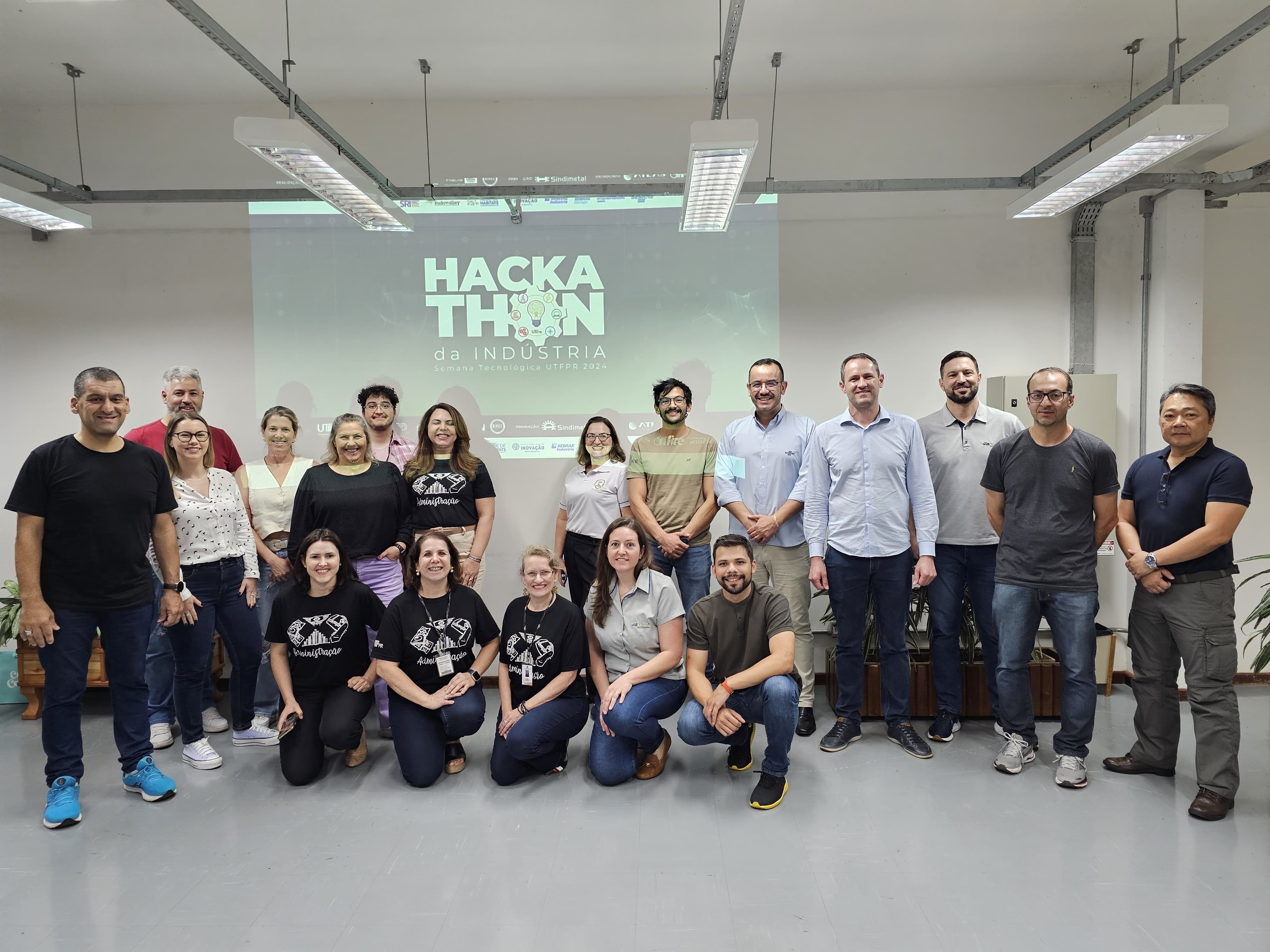 Organizadores e avaliadores dos projetos desenvovidos pelos estudantes.