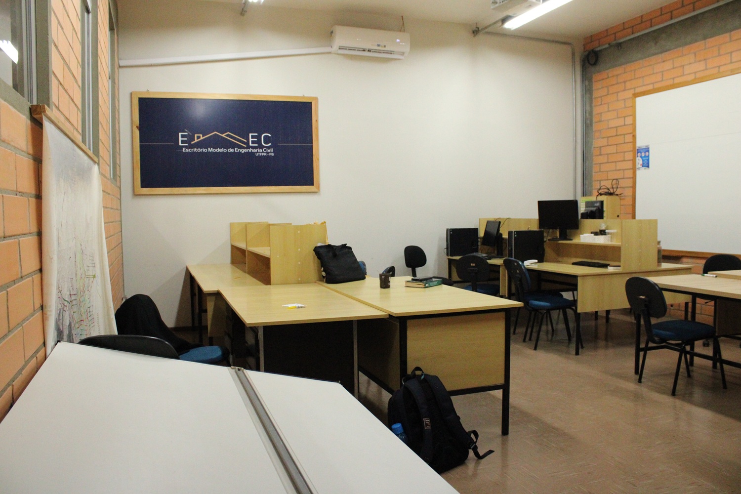 Laboratório J009
