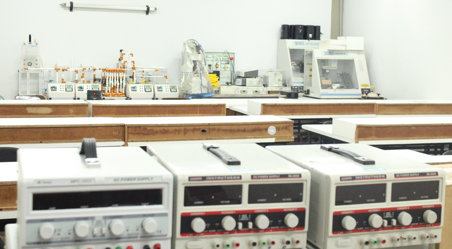 Laboratório I008 - Controle