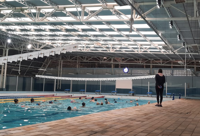 Atividades ocorrem na piscina da sede Centro (Foto: Andreas Kulczynskyj/ASCOM-CT)